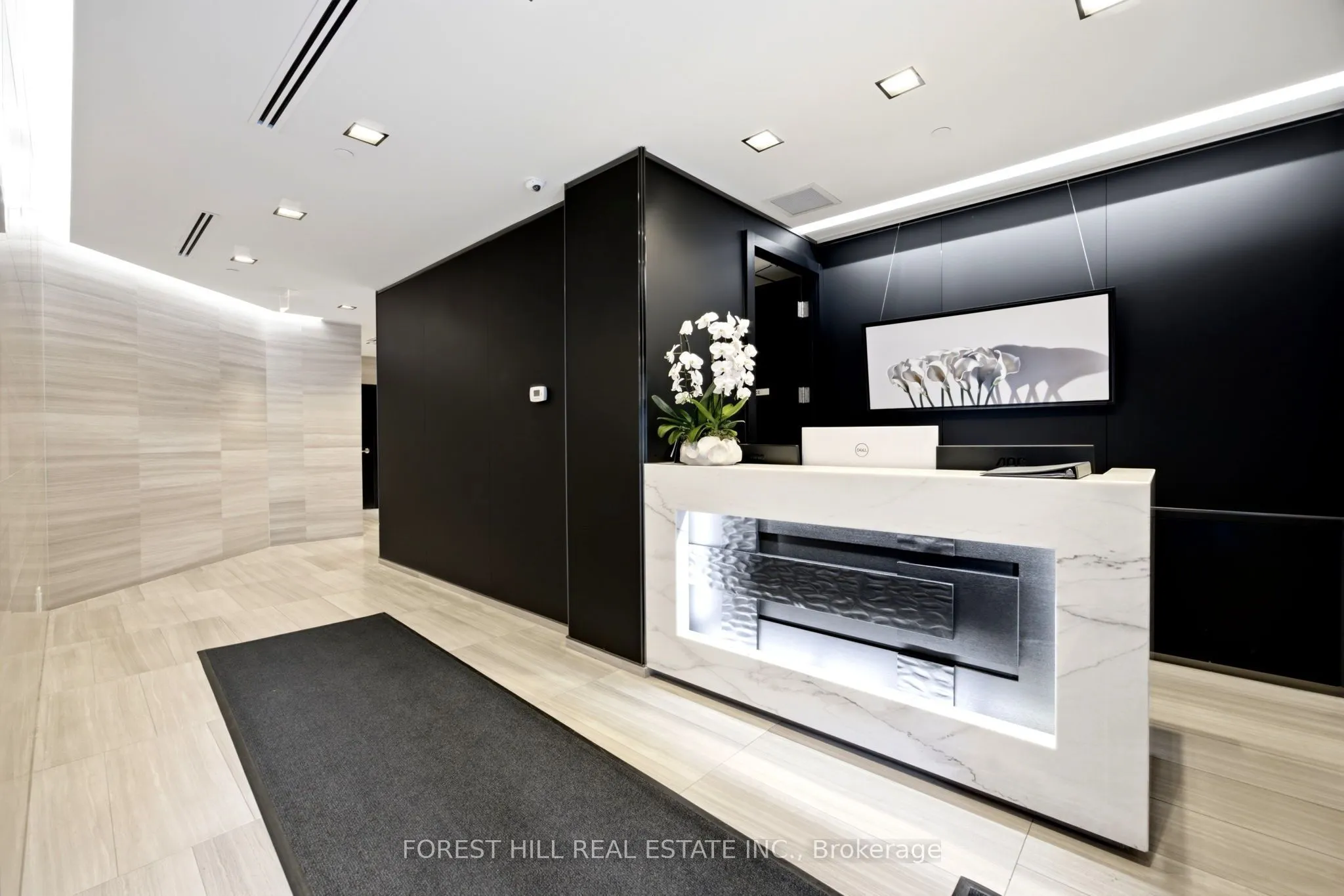 36 Hazelton Avenue #4C