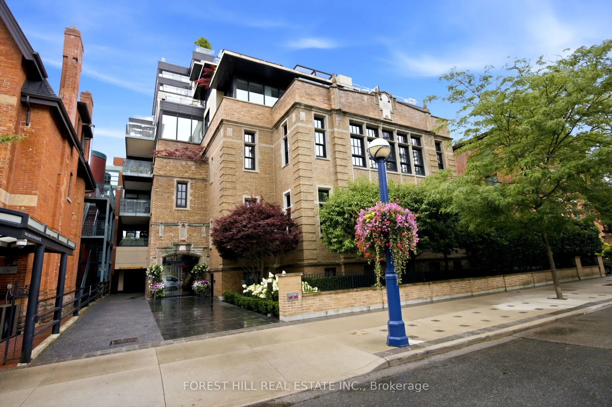 36 Hazelton Avenue #4C