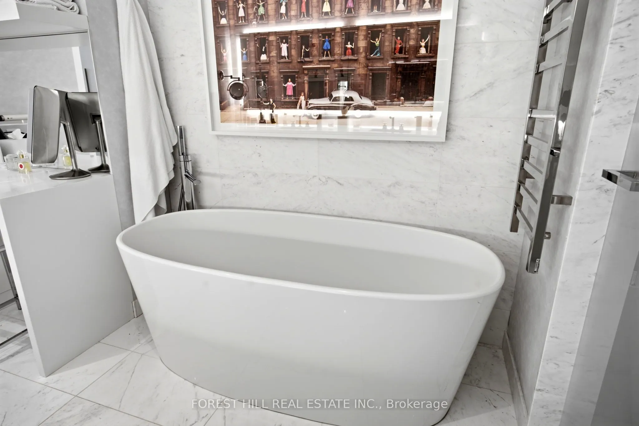 36 Hazelton Avenue #4C