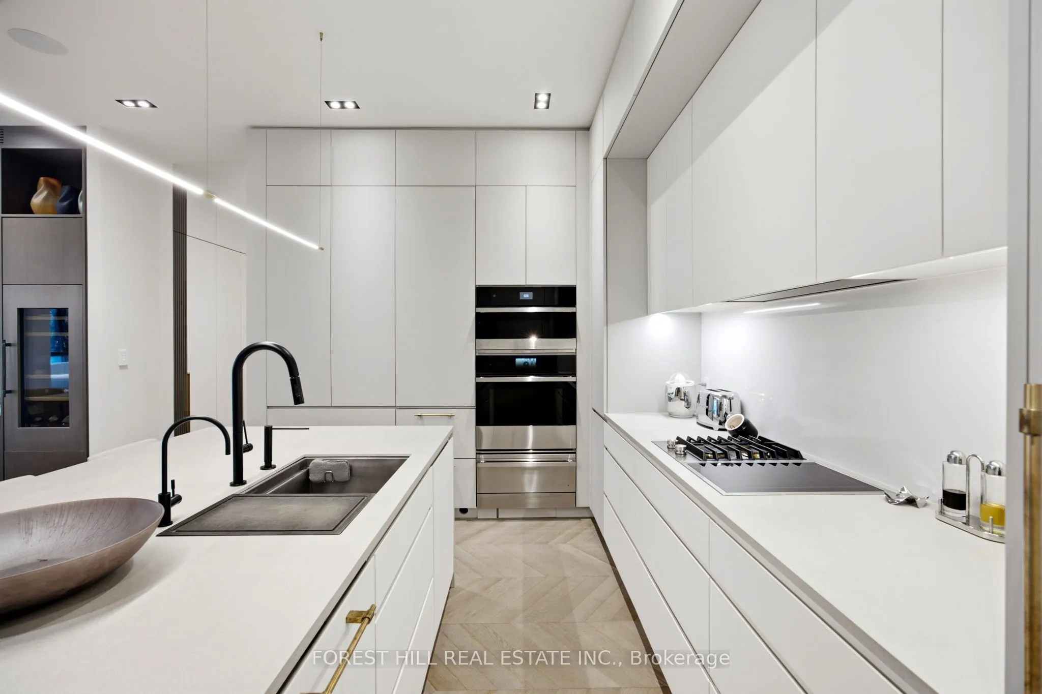 36 Hazelton Avenue #4C