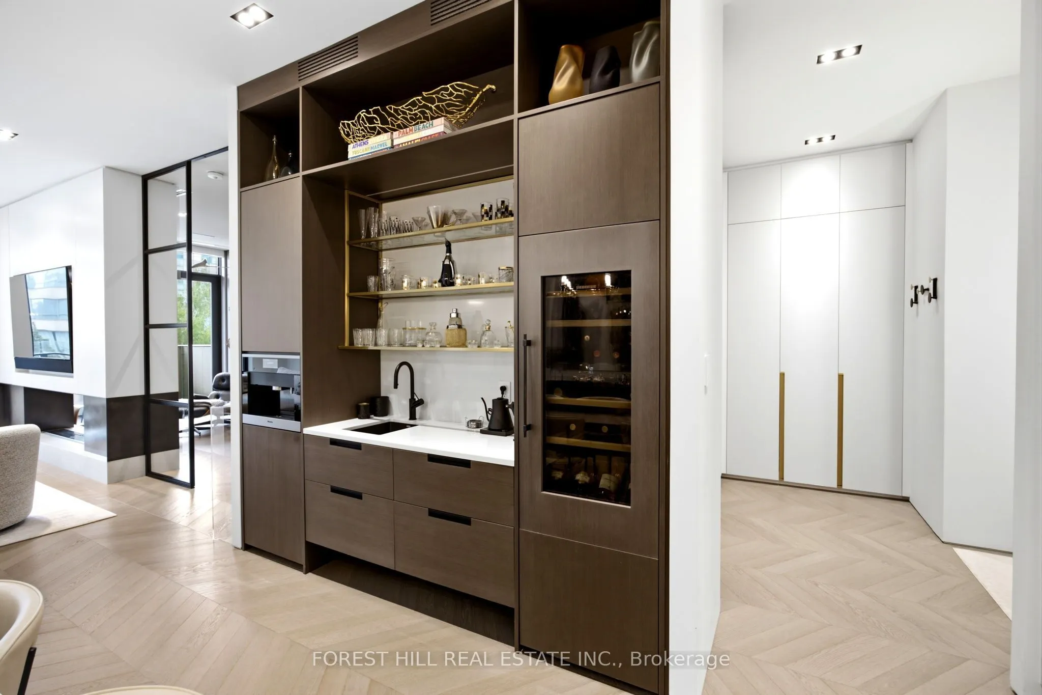 36 Hazelton Avenue #4C