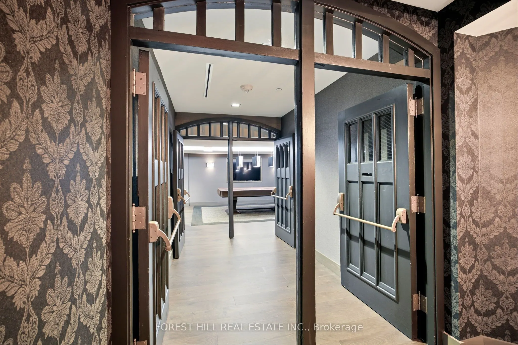 36 Hazelton Avenue #4C
