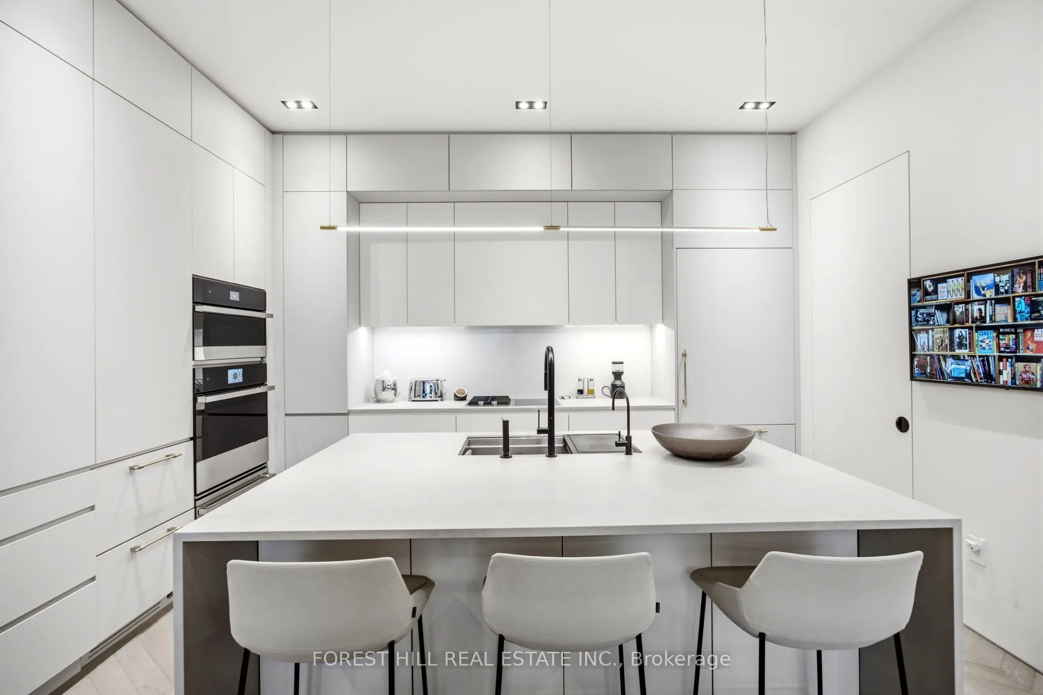 36 Hazelton Avenue #4C