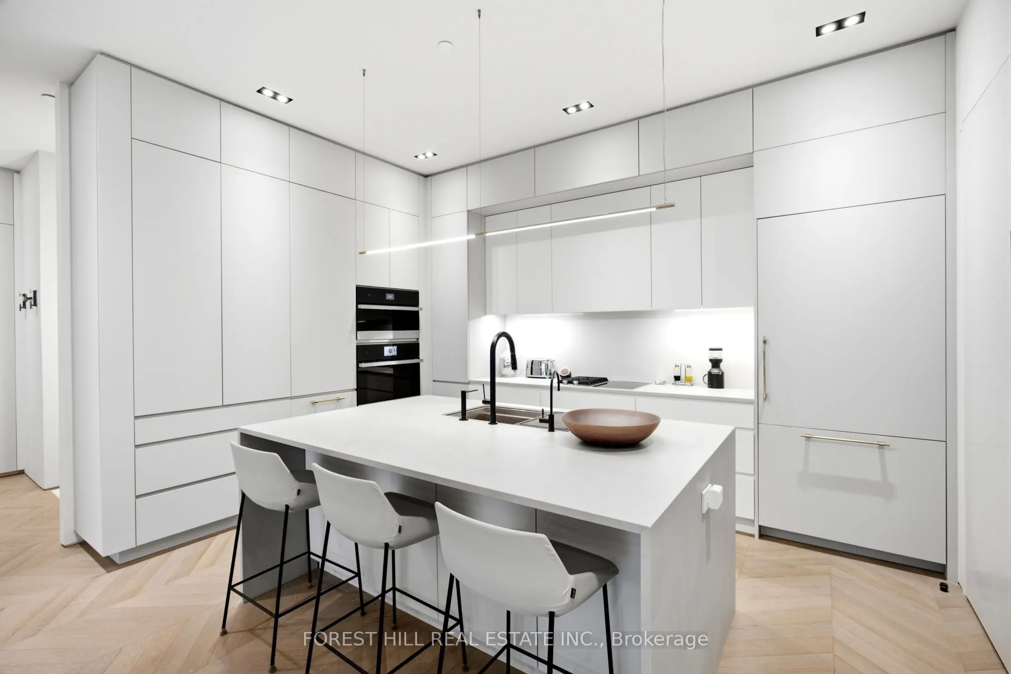 36 Hazelton Avenue #4C