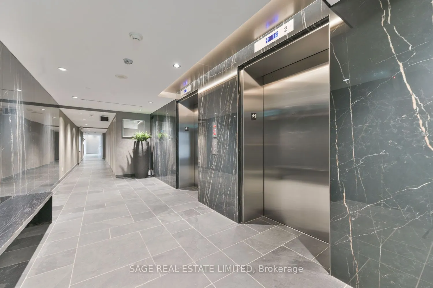 95 Bathurst Street #914