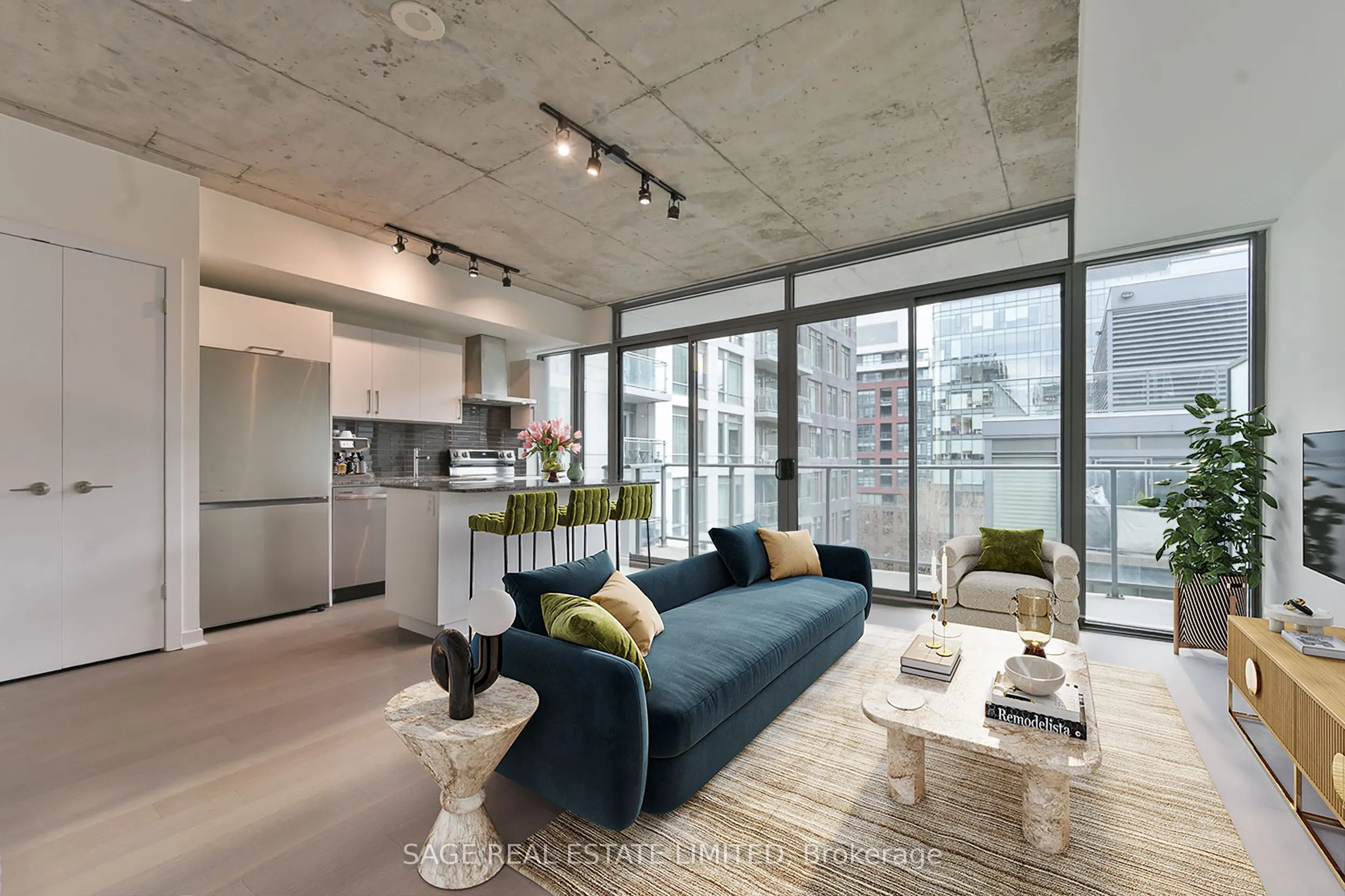 95 Bathurst Street #914