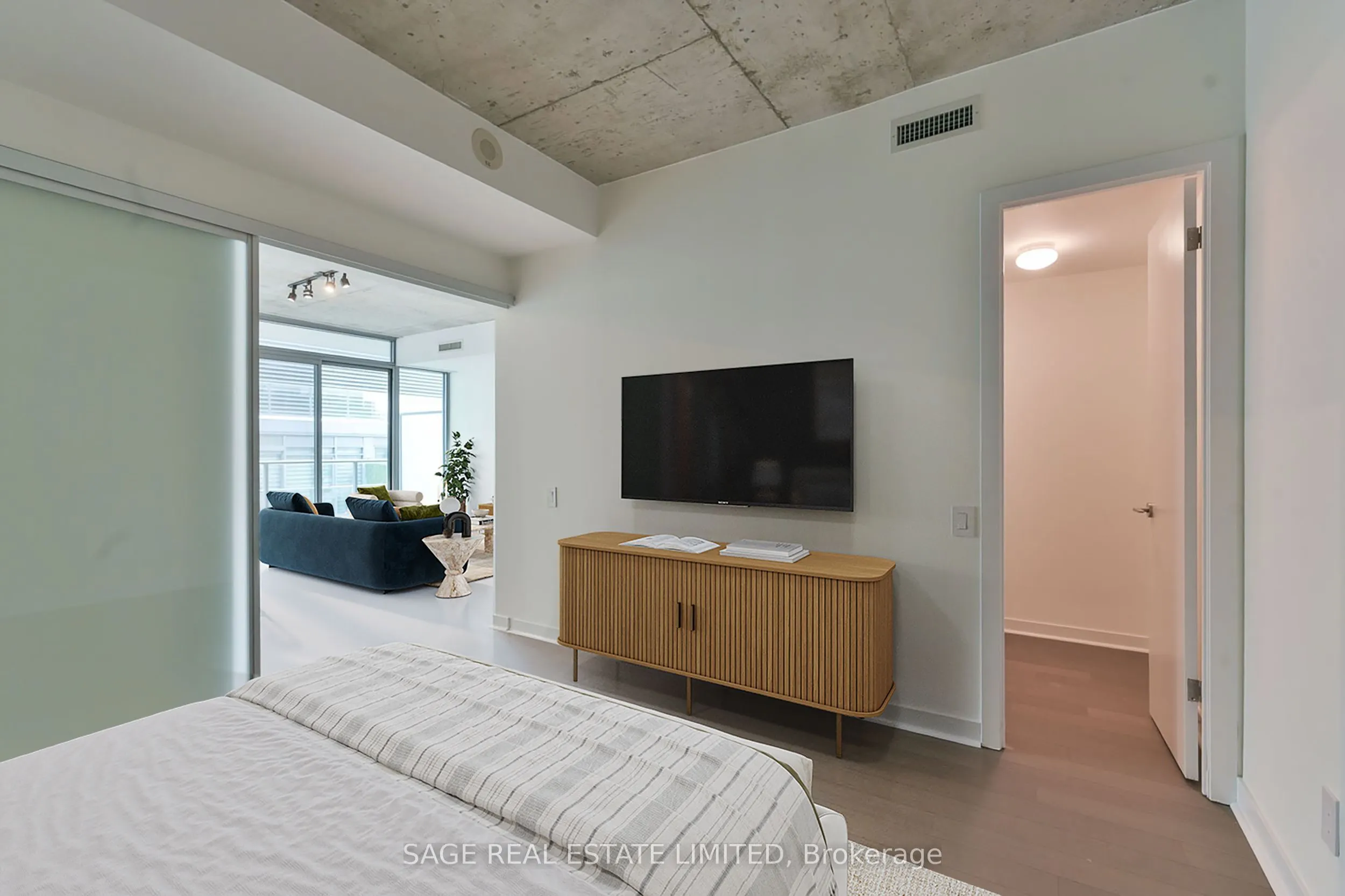 95 Bathurst Street #914