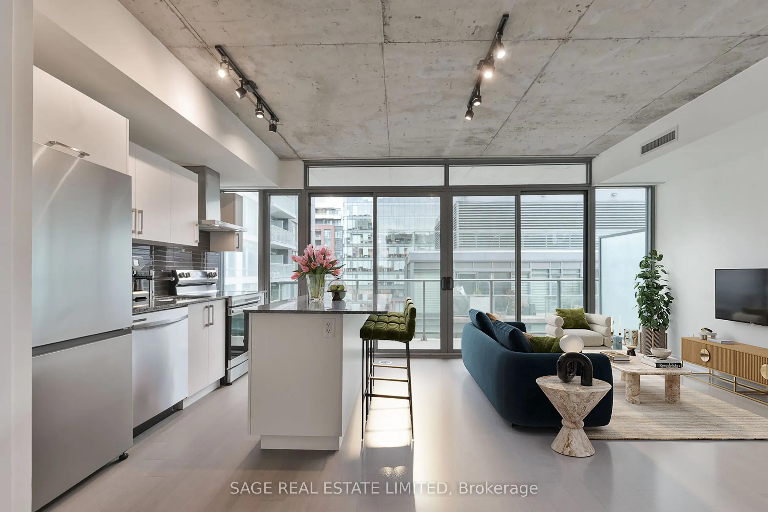 95 Bathurst Street #914
