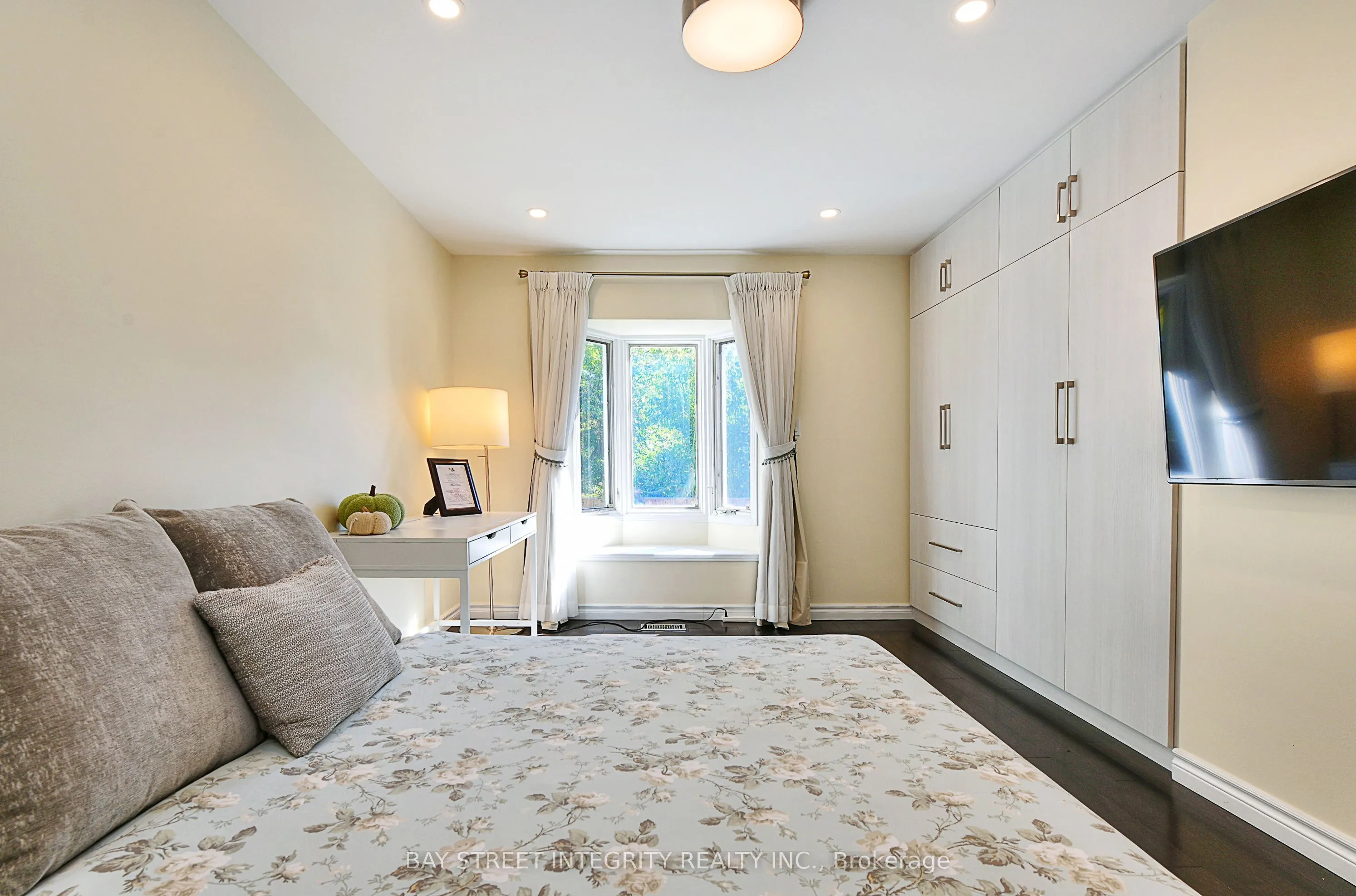 33 Deerford Road
