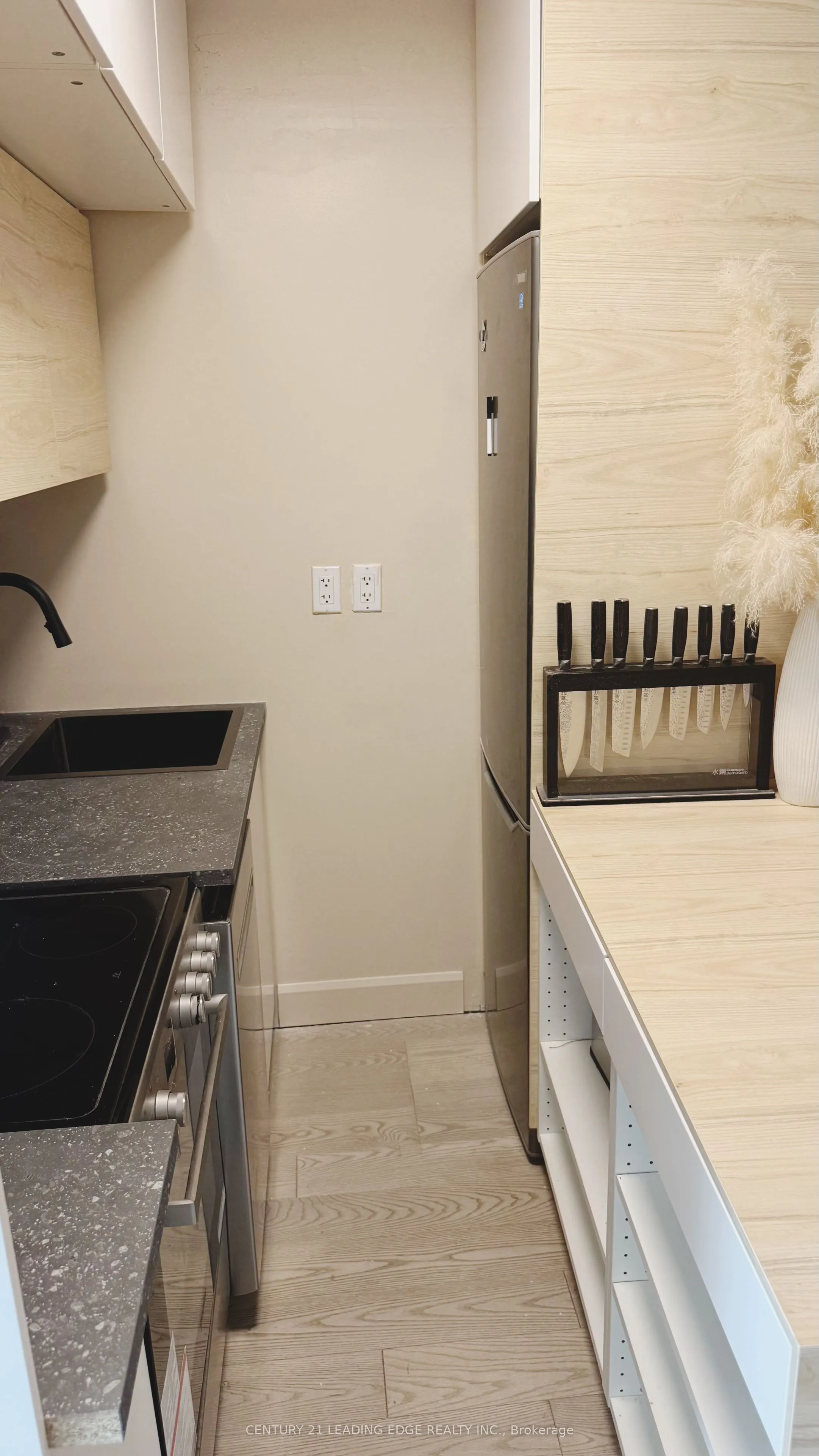 650 Queens Quay W #1821