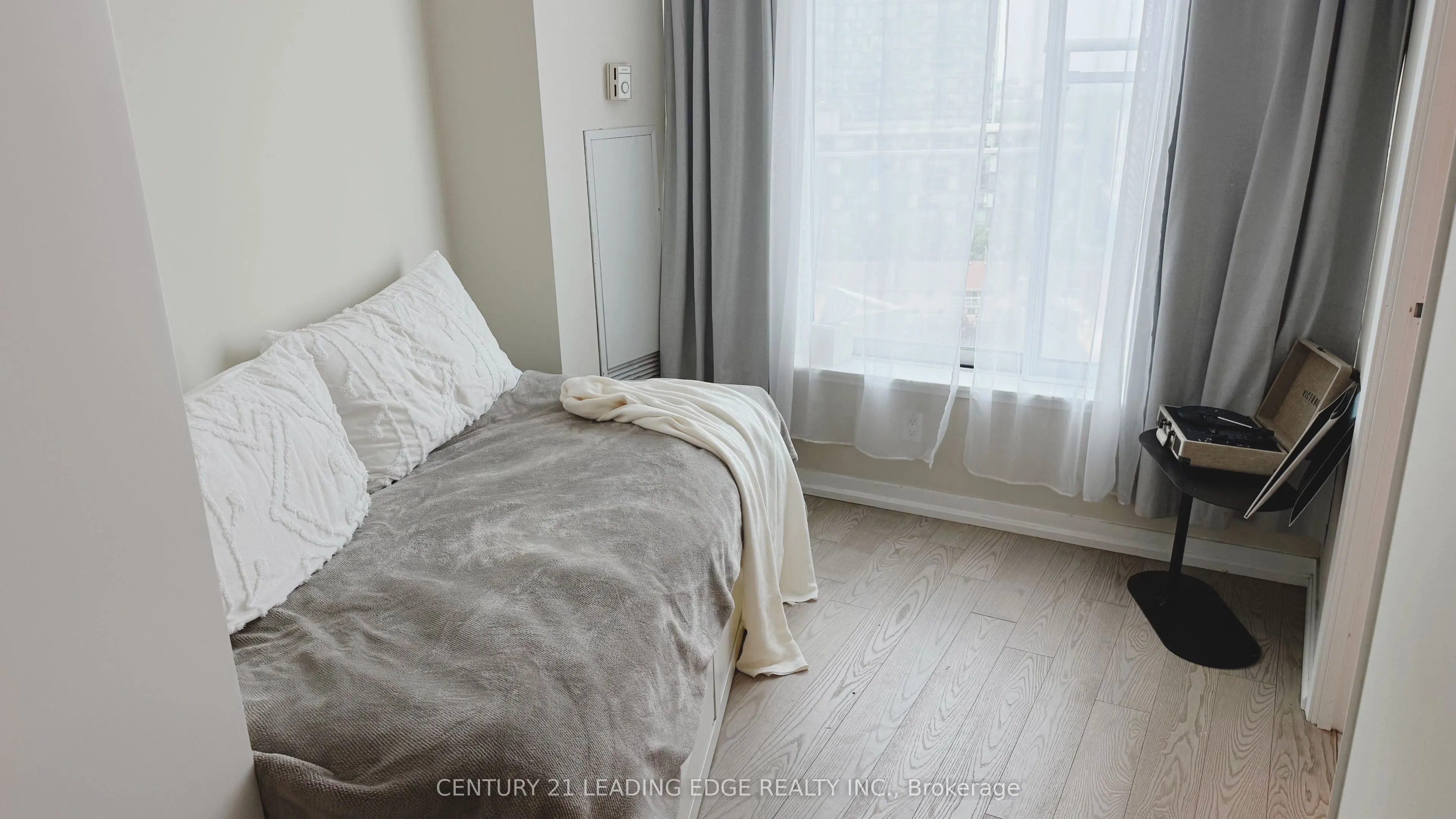 650 Queens Quay W #1821