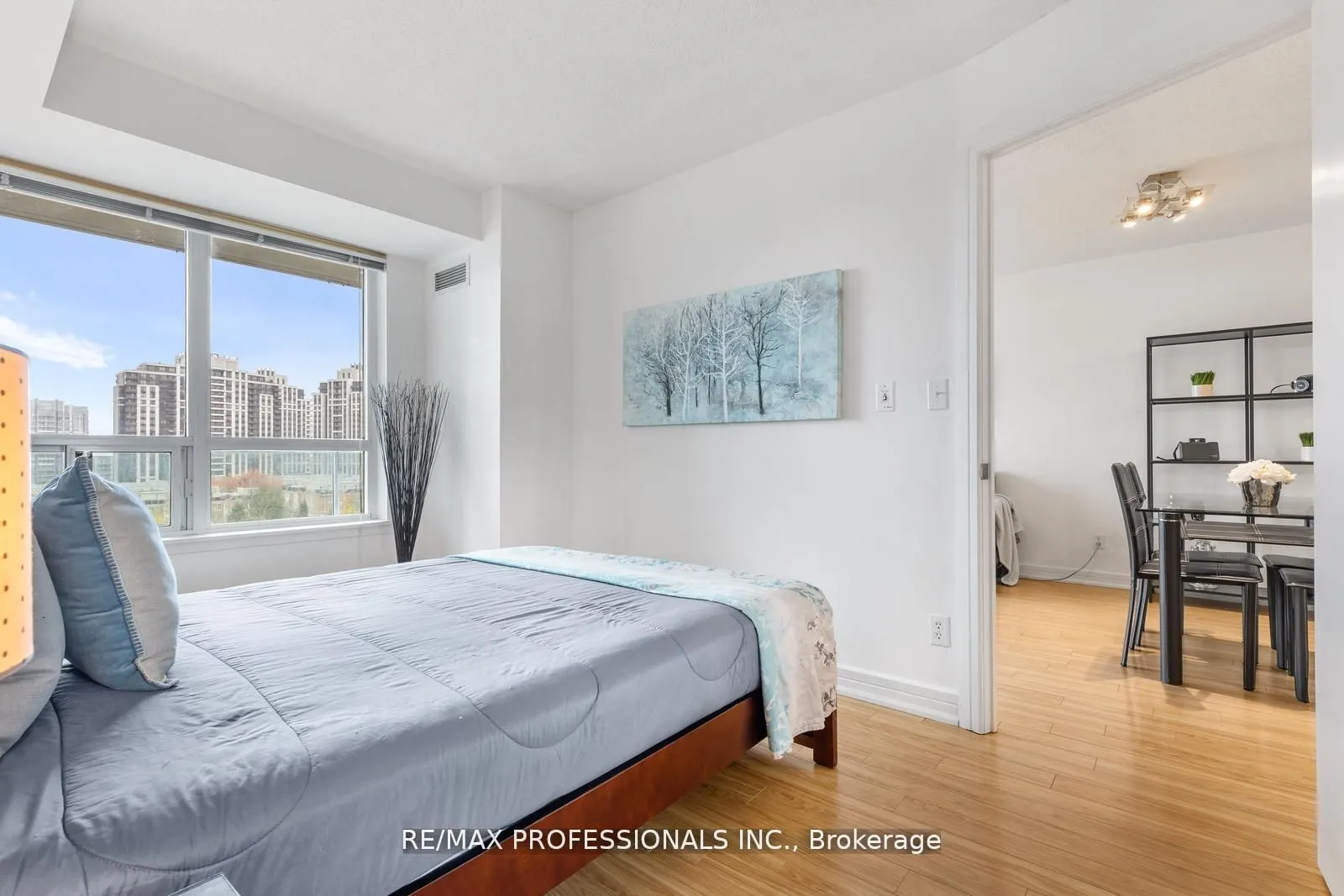 18 Harrison Garden Boulevard #706