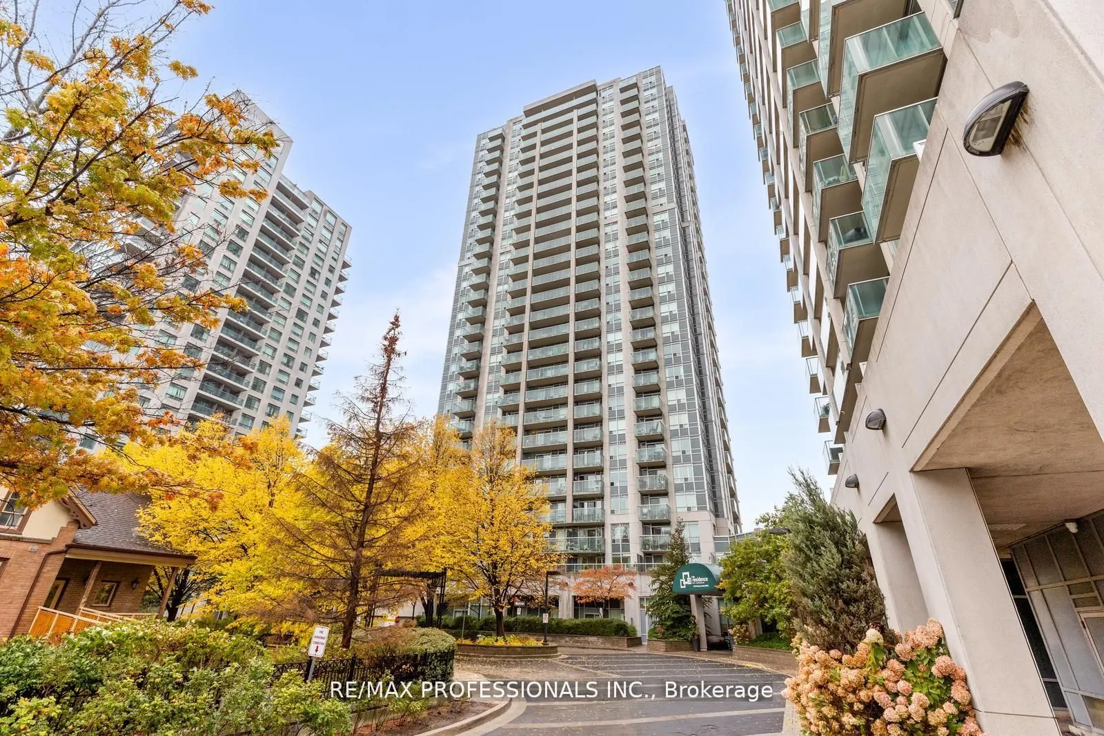 18 Harrison Garden Boulevard #706