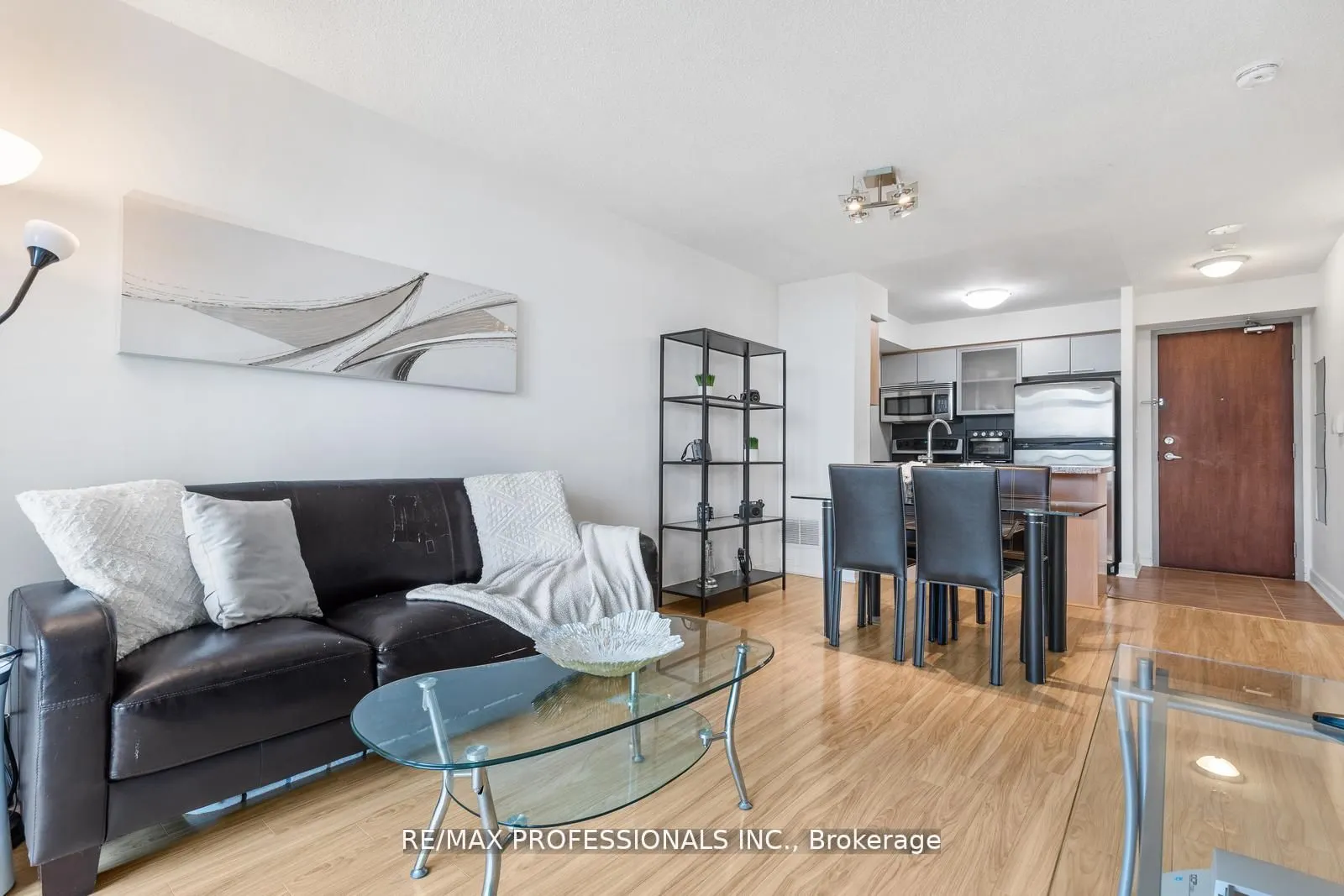 18 Harrison Garden Boulevard #706