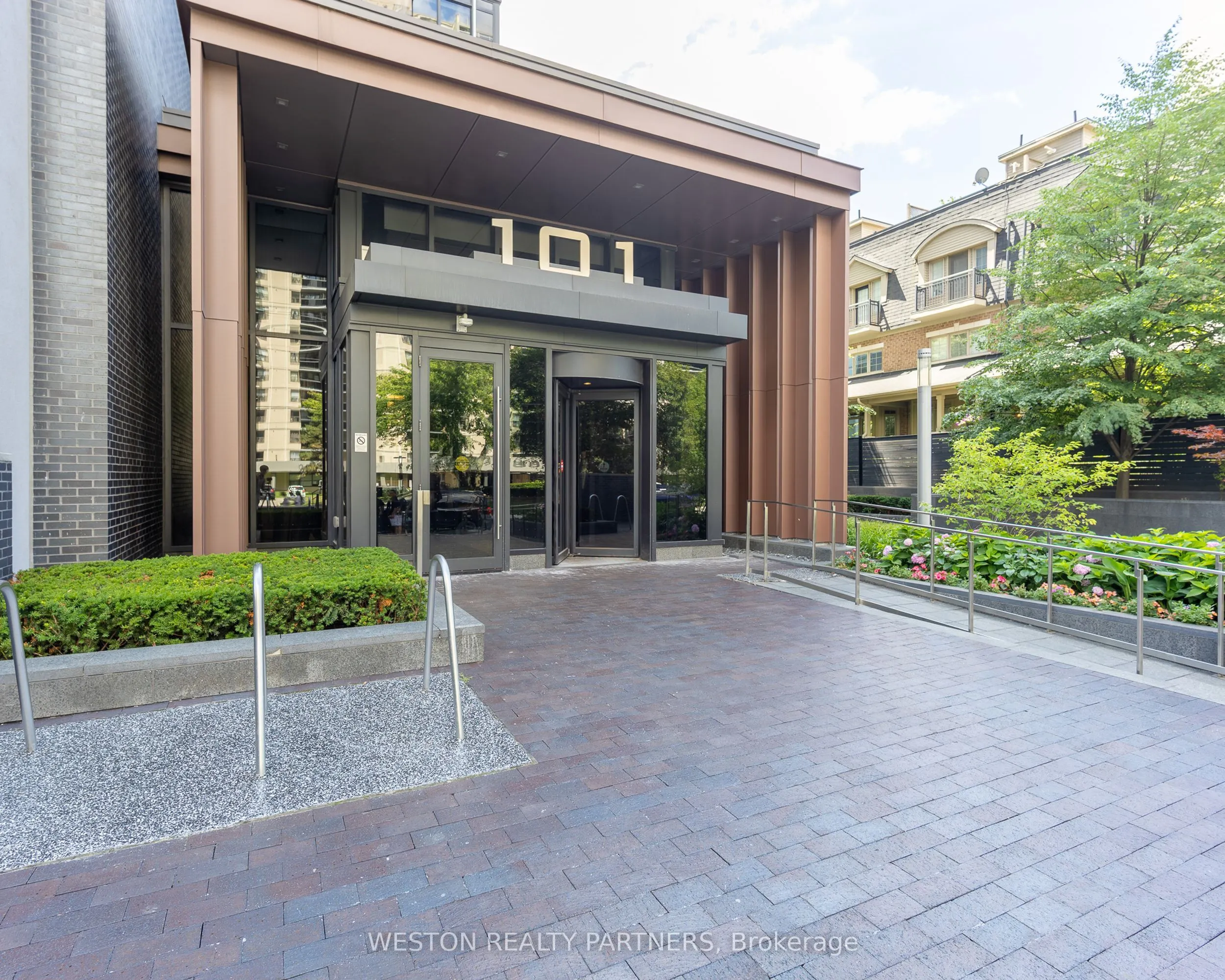 101 Erskine Avenue #1110