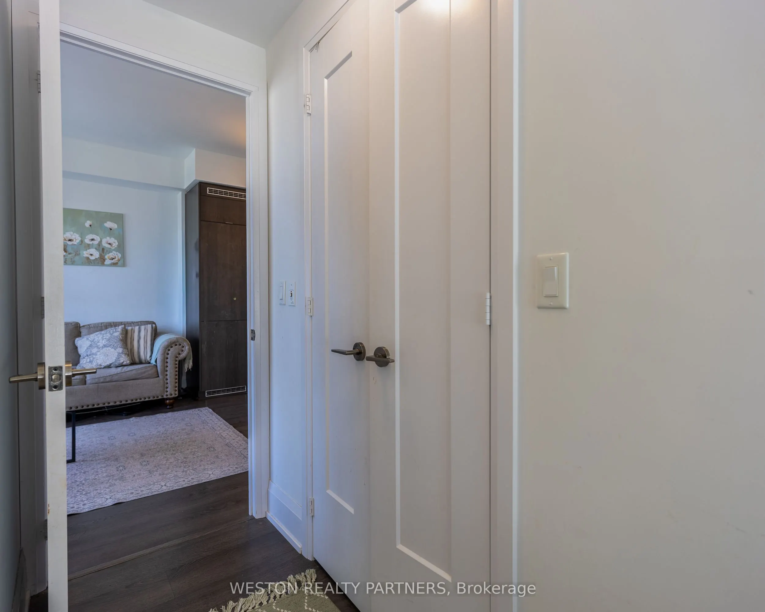 101 Erskine Avenue #1110