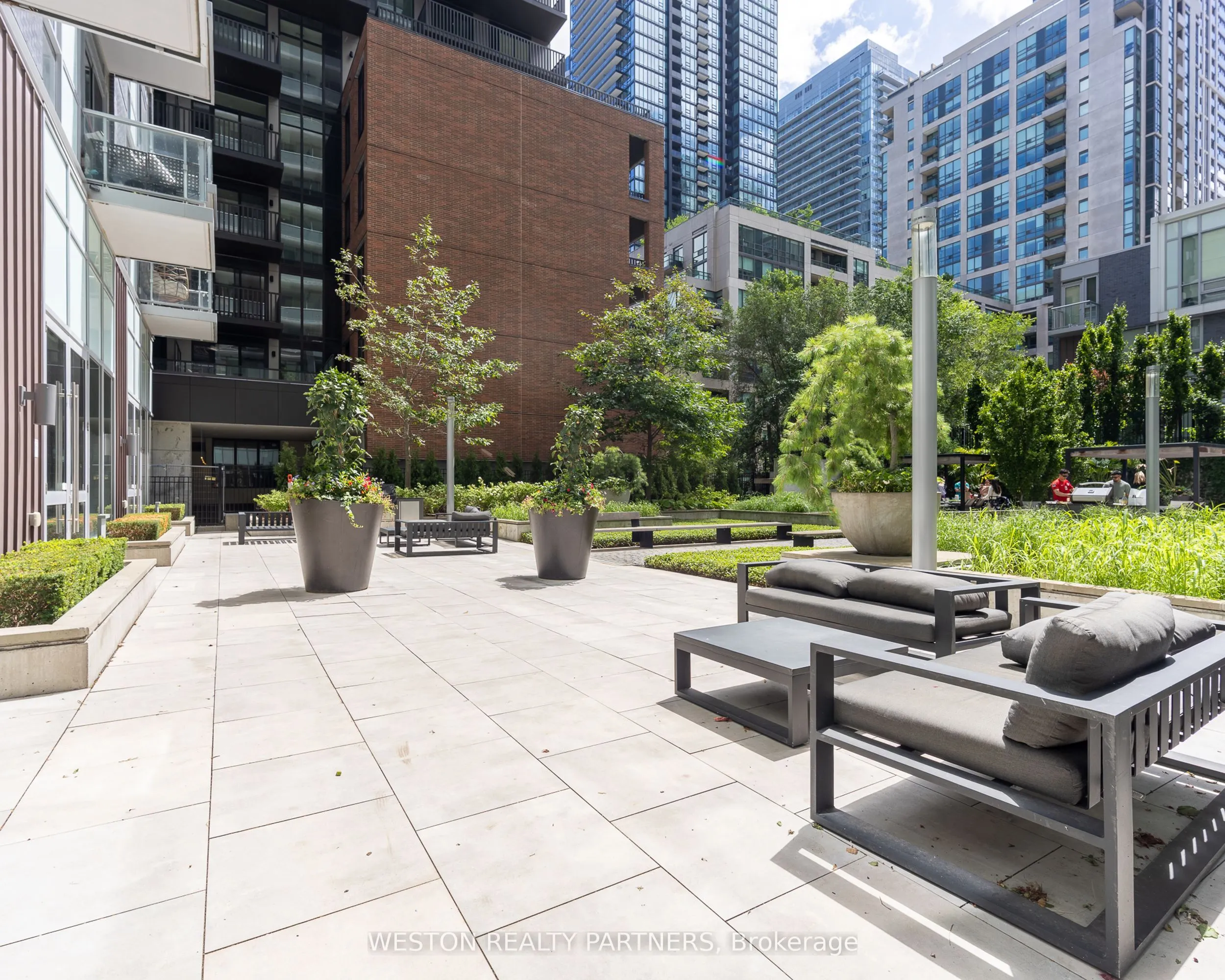 101 Erskine Avenue #1110