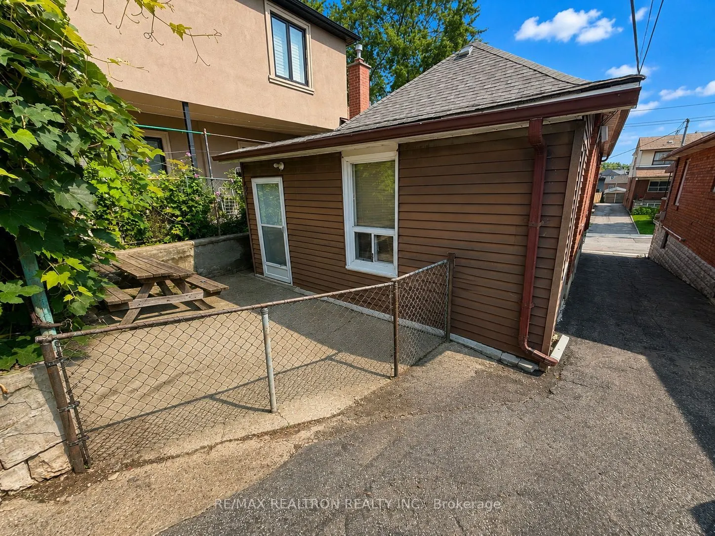 442 Northcliffe Boulevard