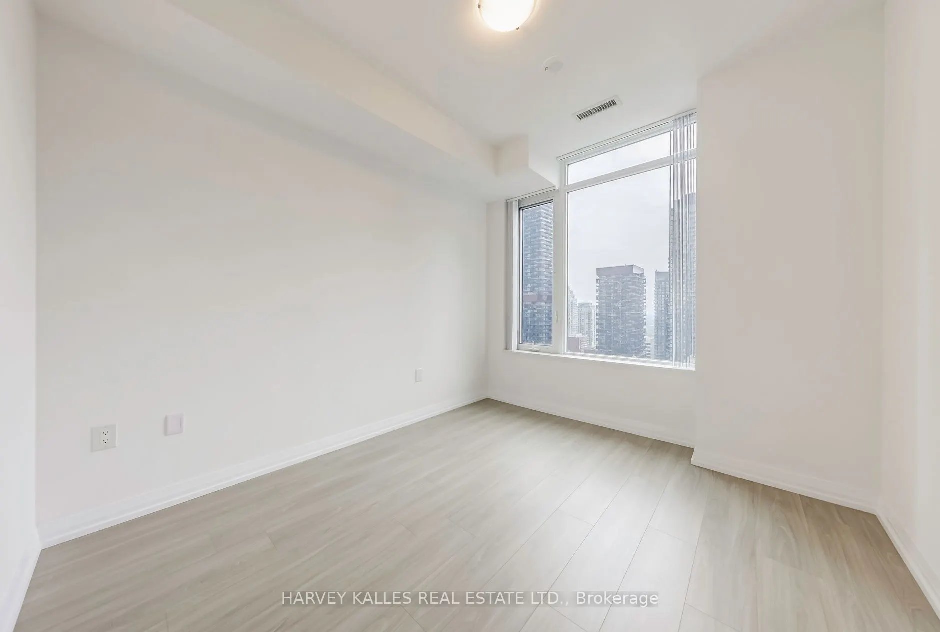 25 Holly Street #PH03