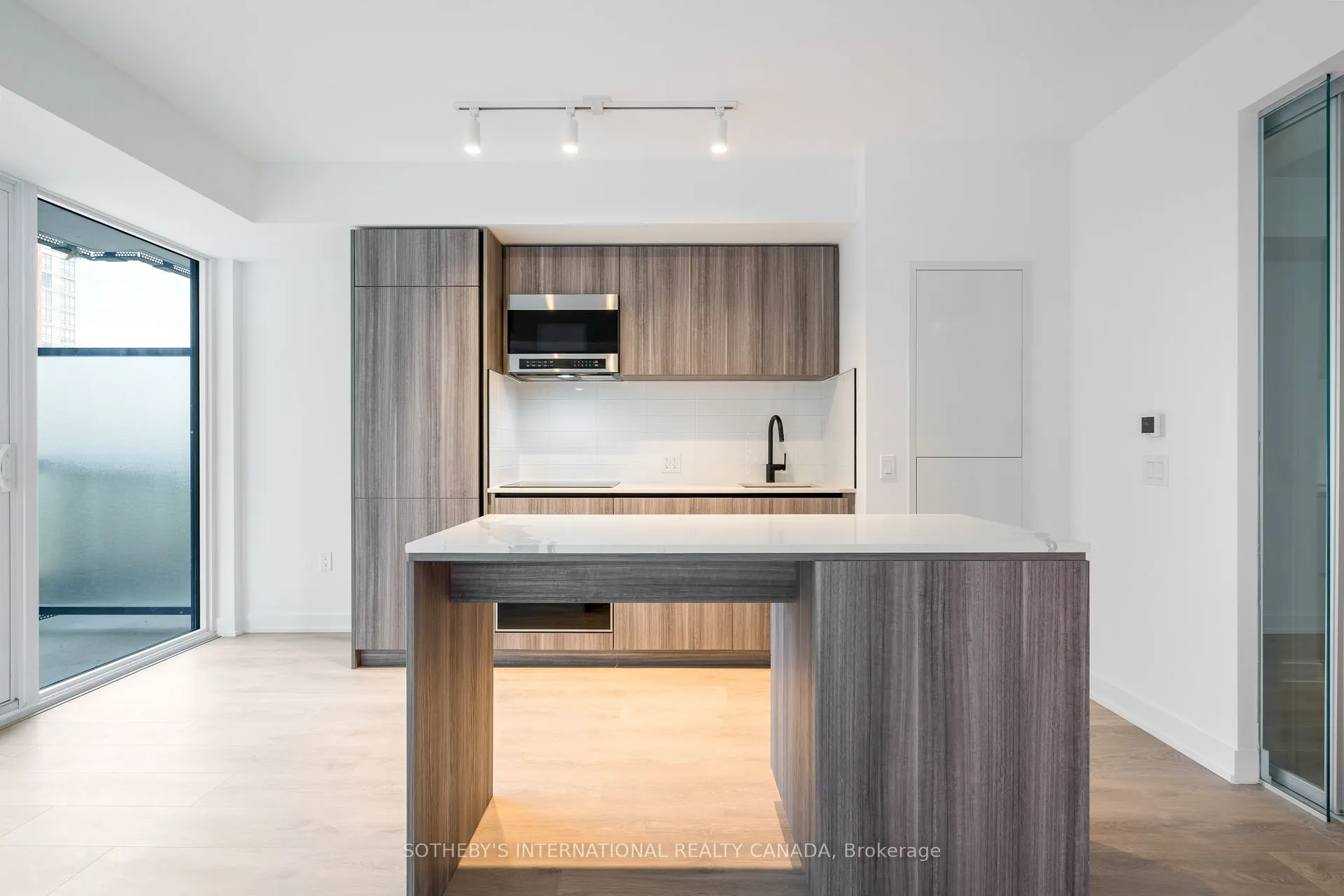 117 Broadway Avenue #407