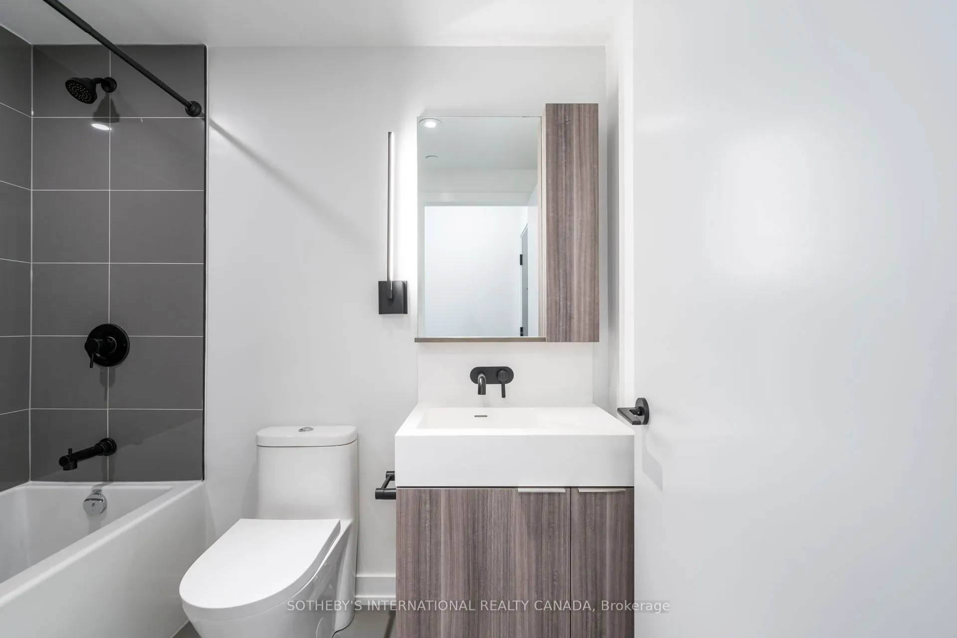 117 Broadway Avenue #407