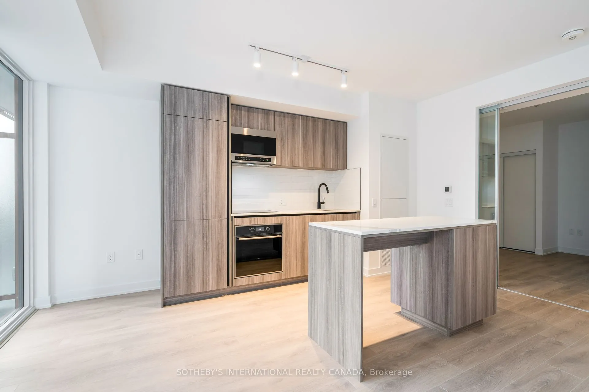 117 Broadway Avenue #407