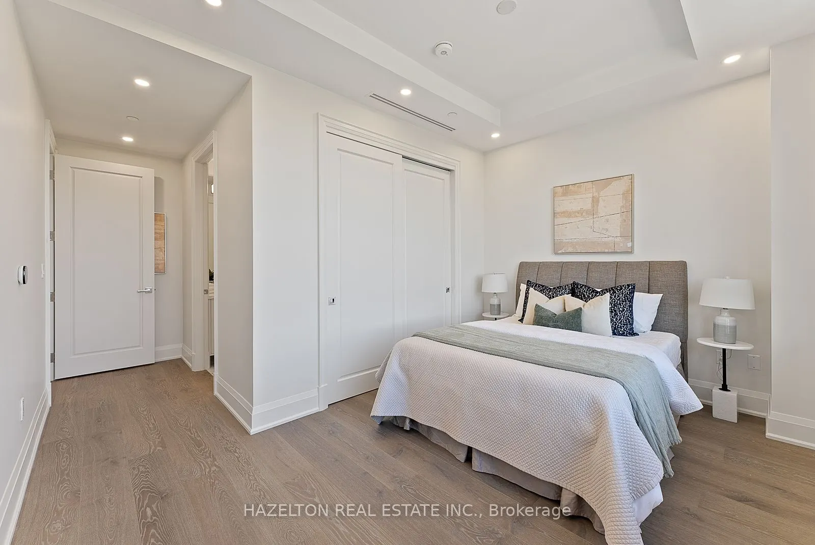 128 Hazelton Avenue #802