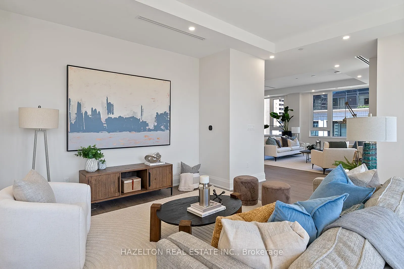 128 Hazelton Avenue #802