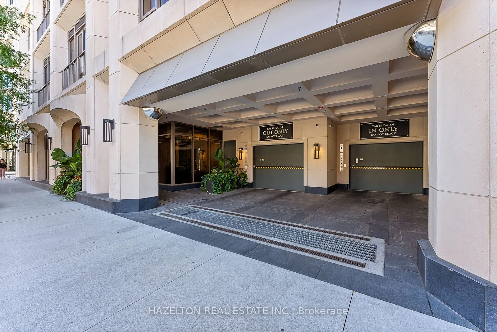 128 Hazelton Avenue #802