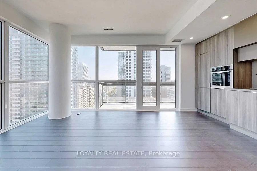 39 Roehampton Avenue #1409