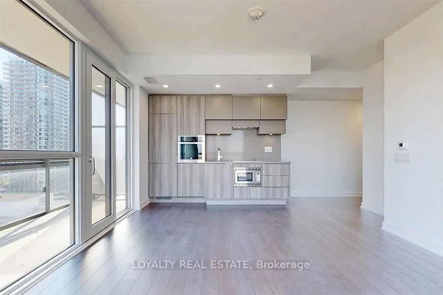 39 Roehampton Avenue #1409