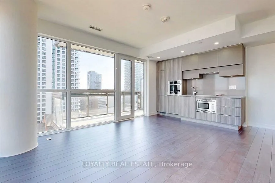 39 Roehampton Avenue #1409