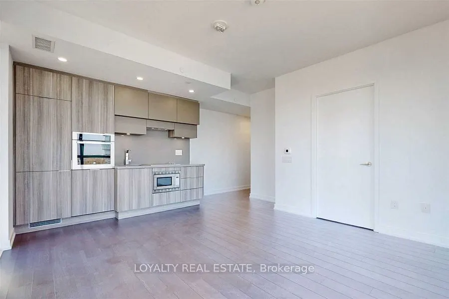 39 Roehampton Avenue #1409