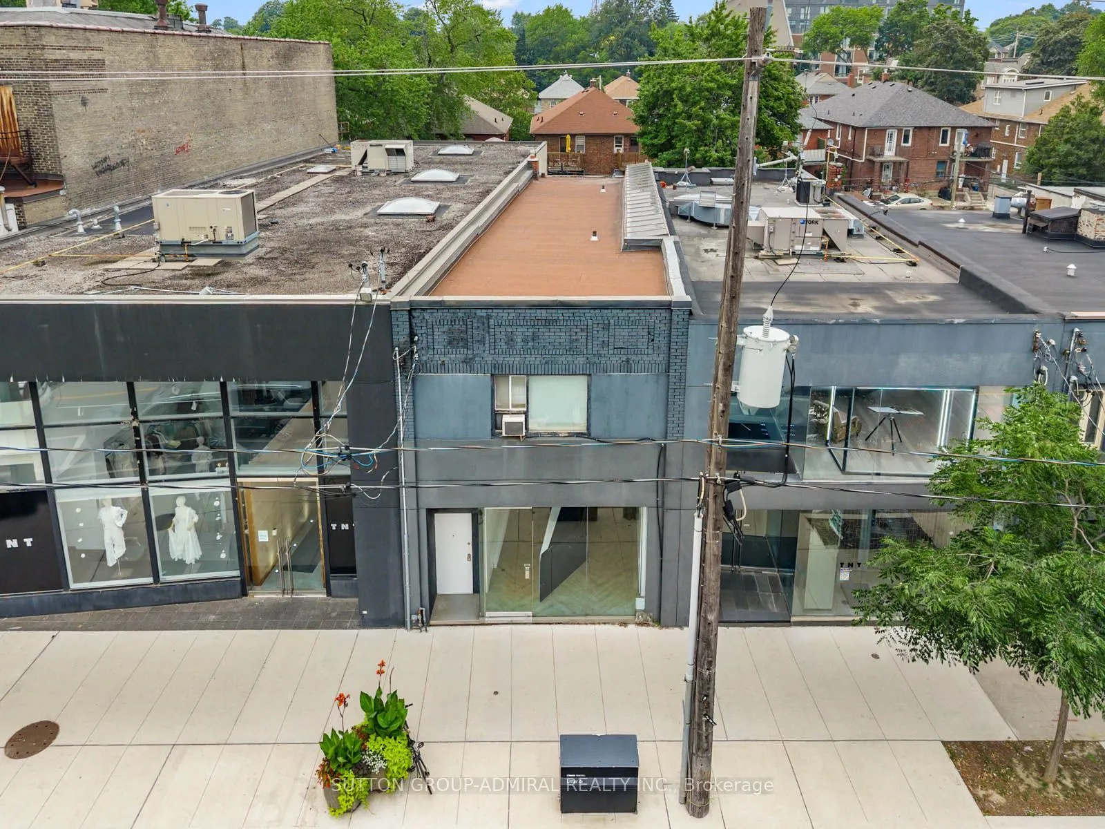 392 Eglinton Avenue W #MAIN