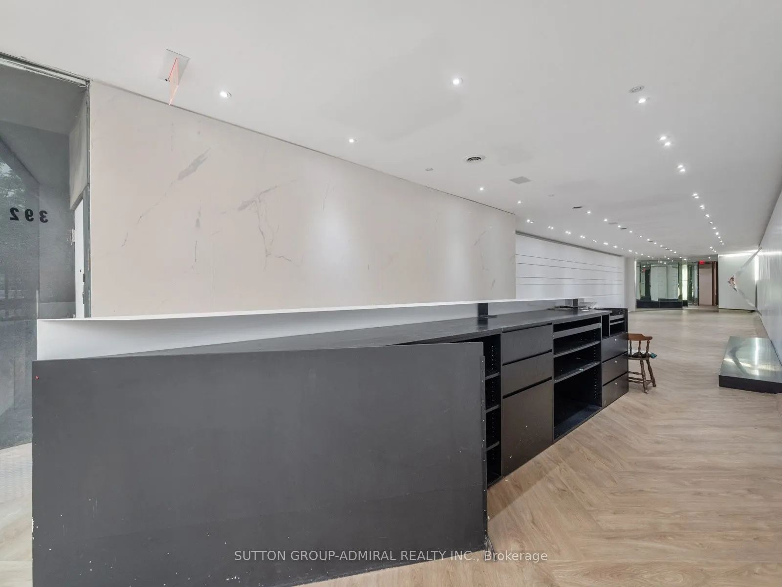 392 Eglinton Avenue W #MAIN