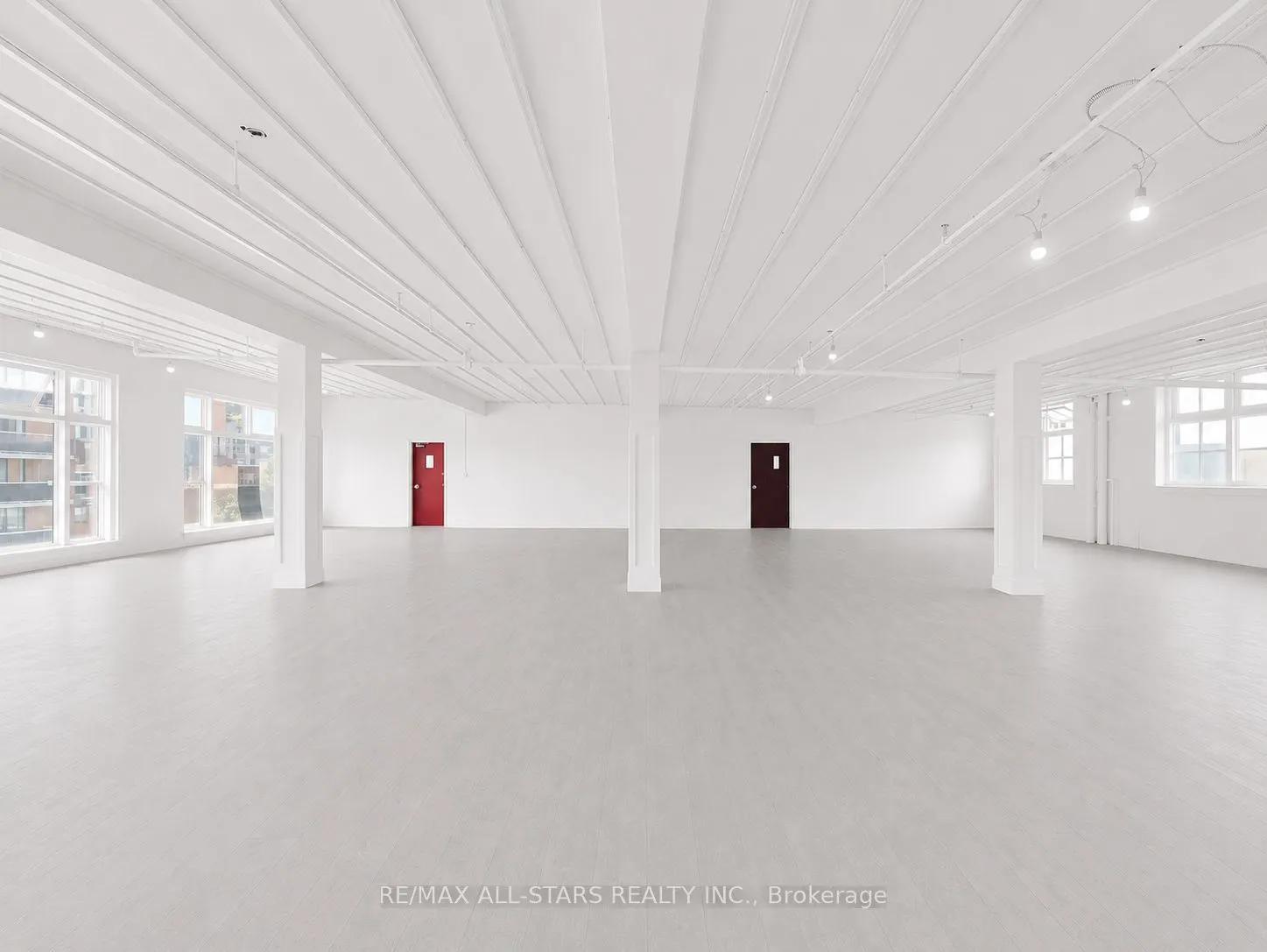 14 Mccaul Street #303