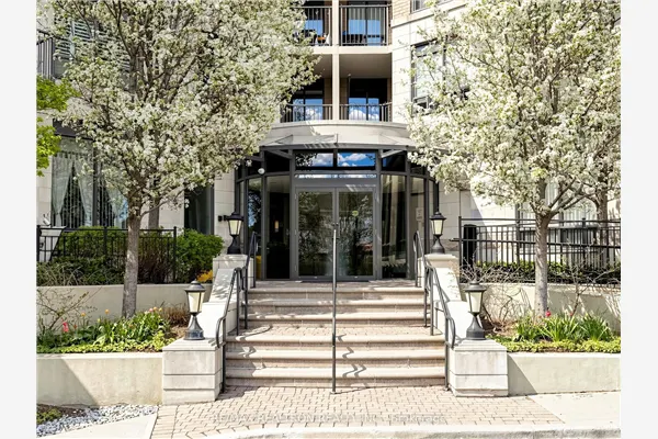 16 Dallimore Circle