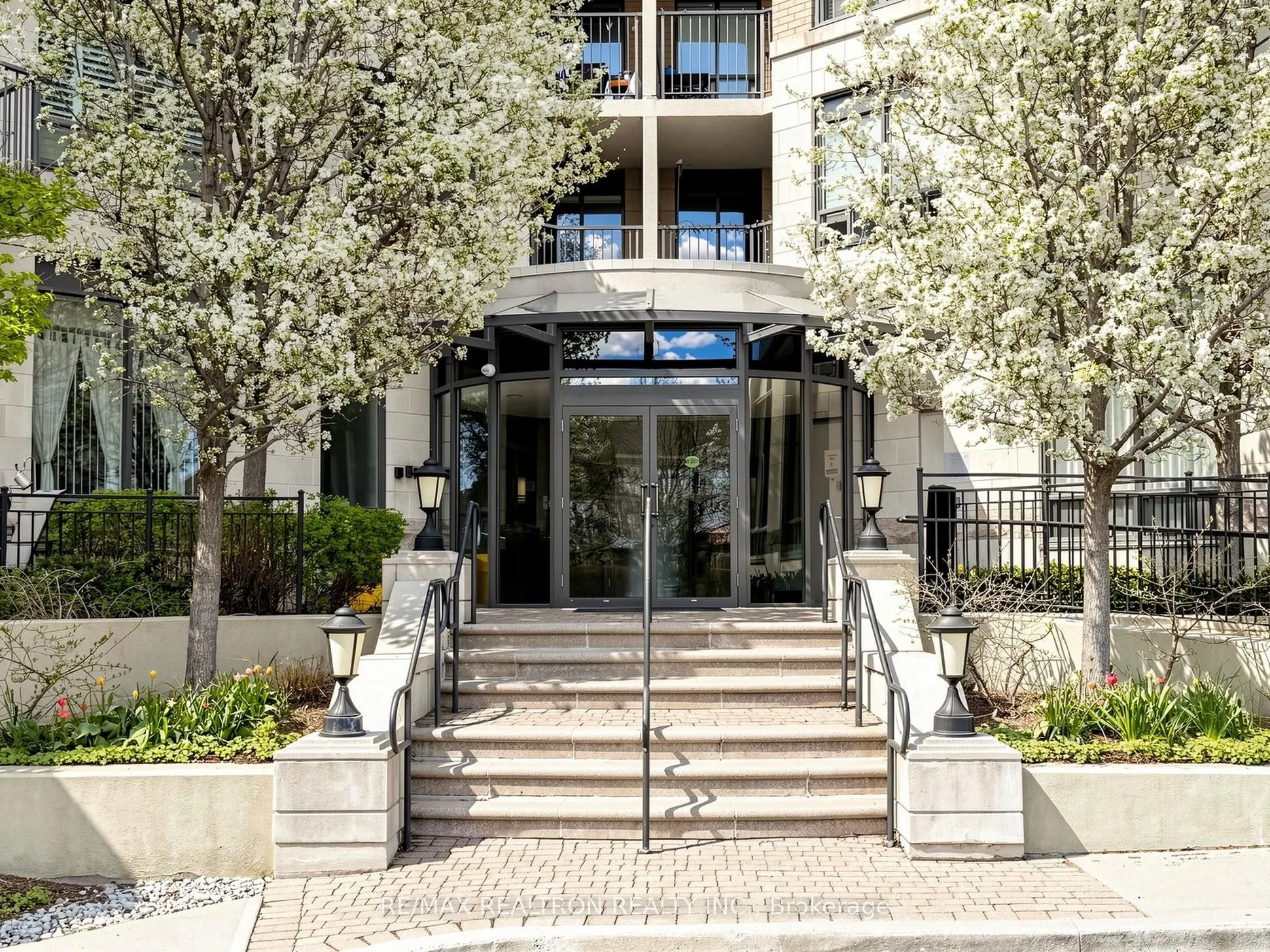 16 Dallimore Circle #414