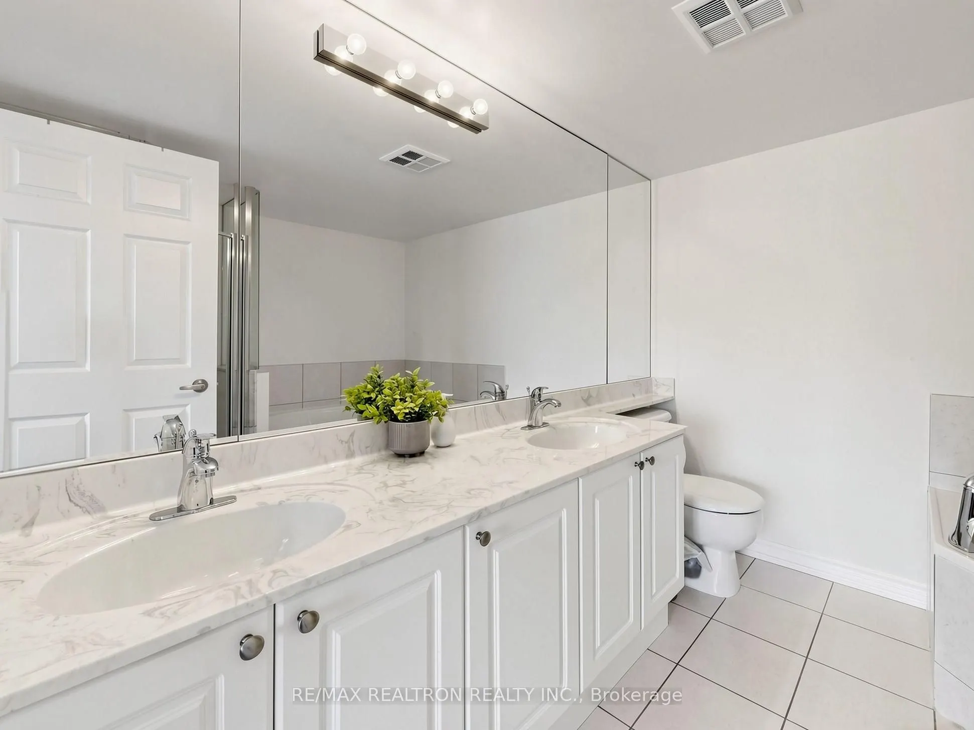 16 Dallimore Circle #414