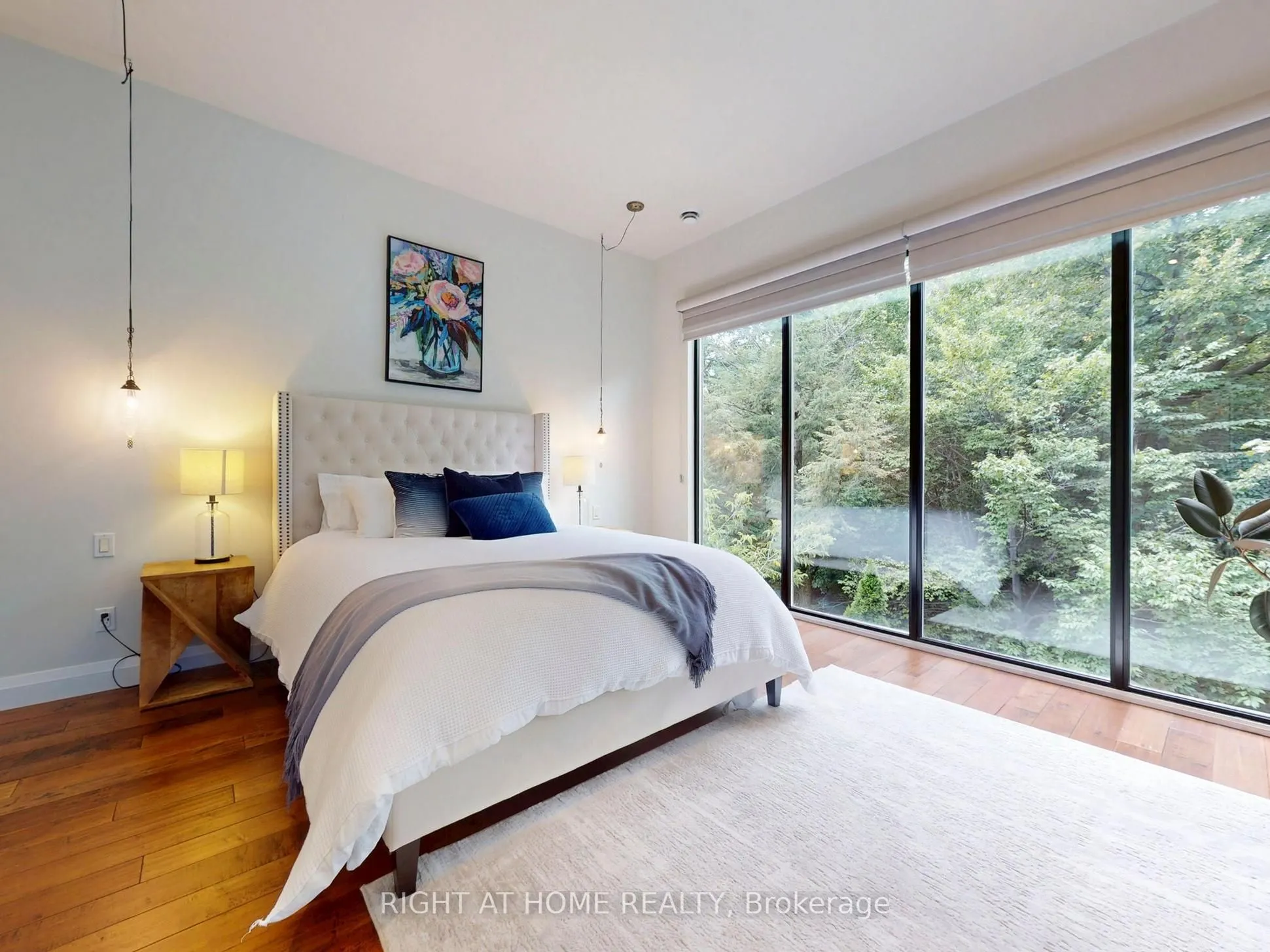 386 Rosewell Avenue