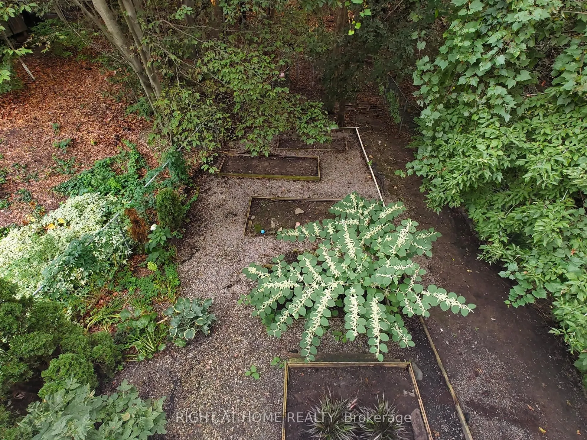 386 Rosewell Avenue