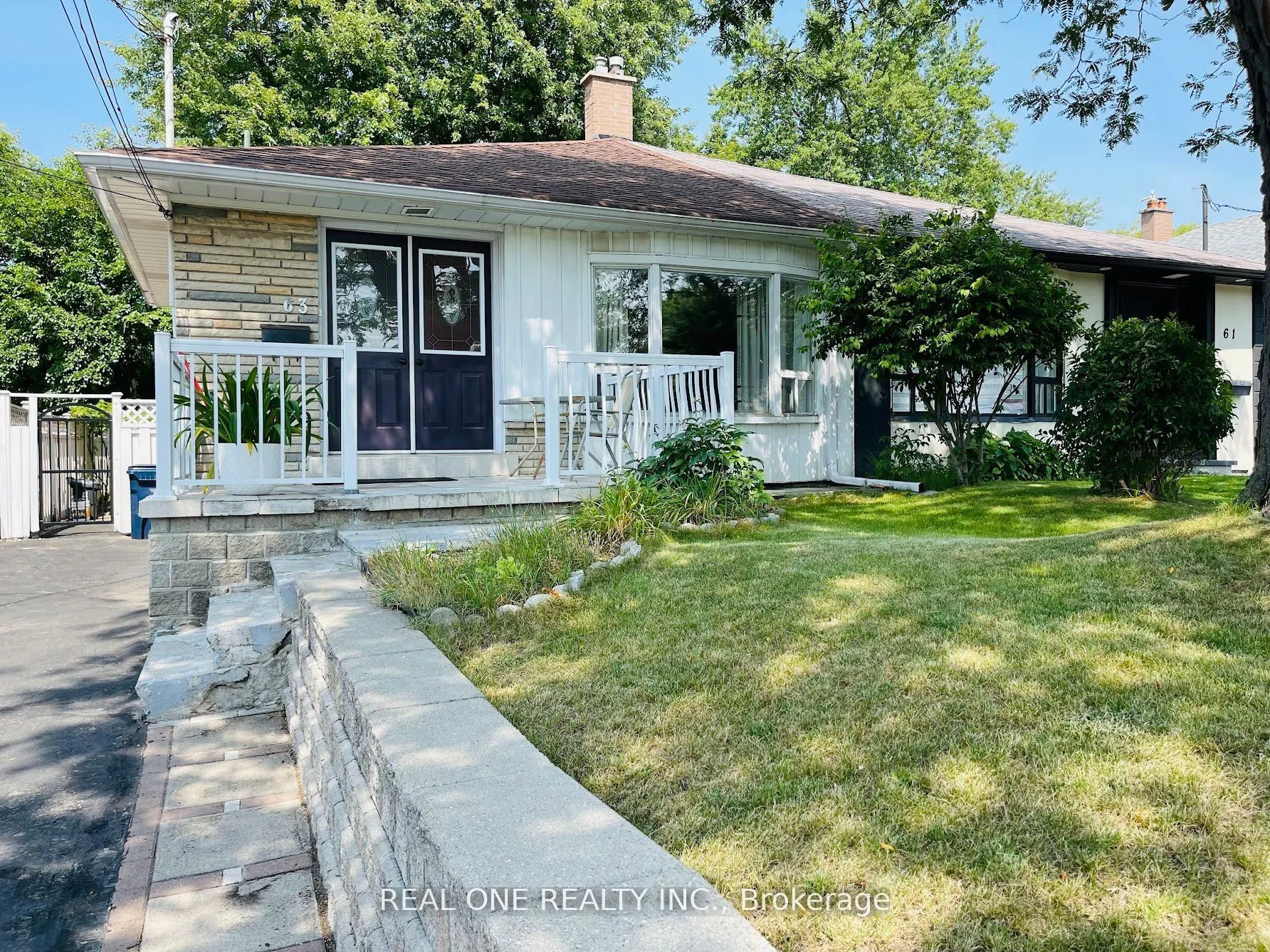 63 Sundial Crescent #2 Bedrooms