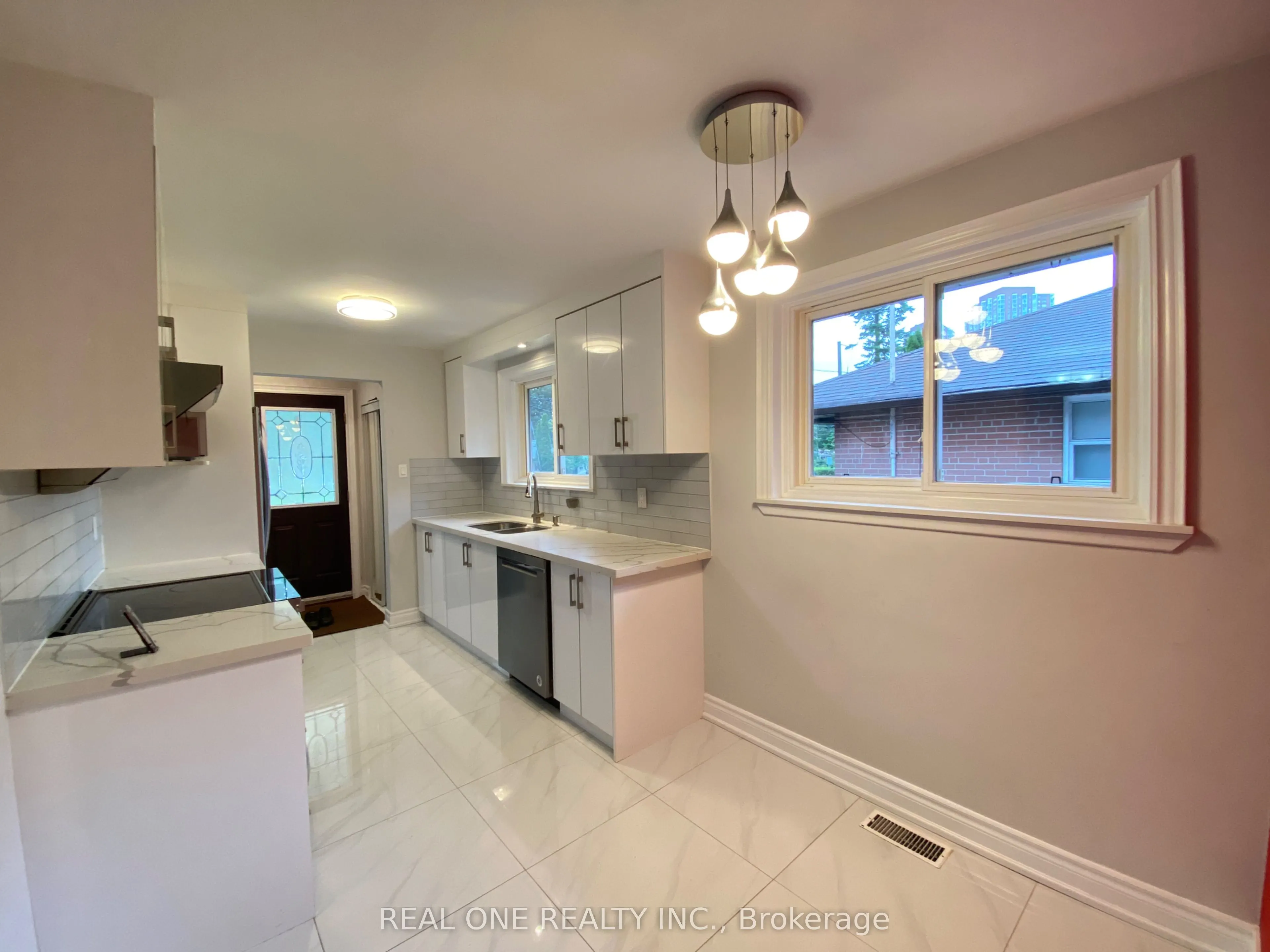 63 Sundial Crescent #2 Bedrooms