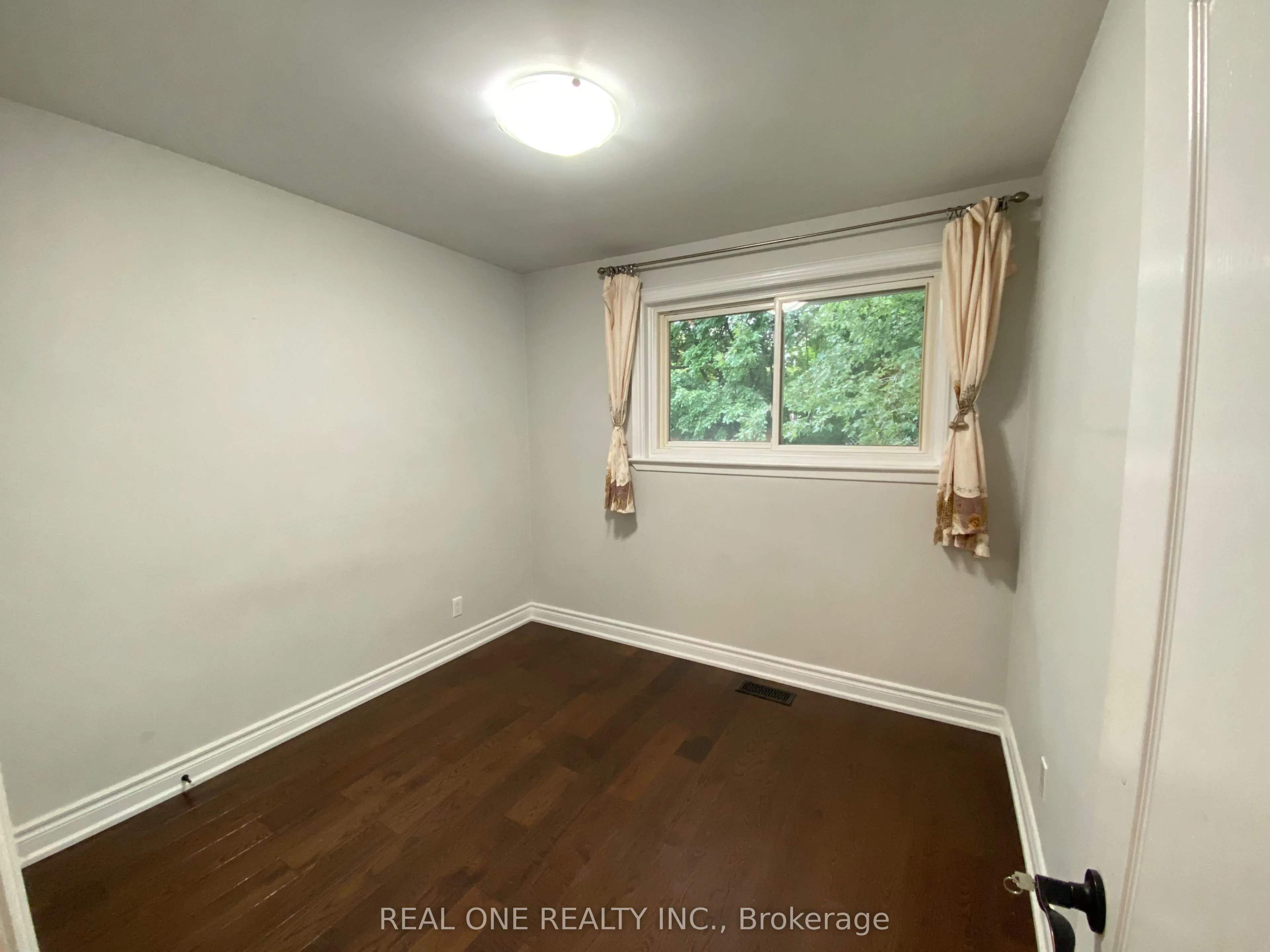 63 Sundial Crescent #2 Bedrooms