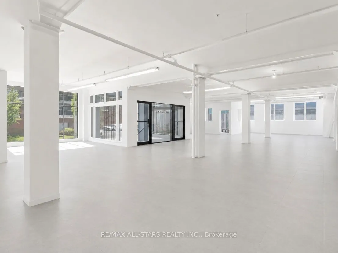14 McCaul Street #102