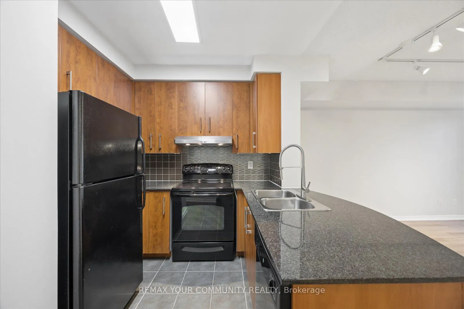 5500 Yonge Street #209