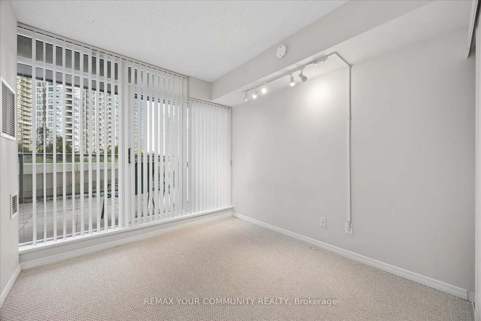 5500 Yonge Street #209