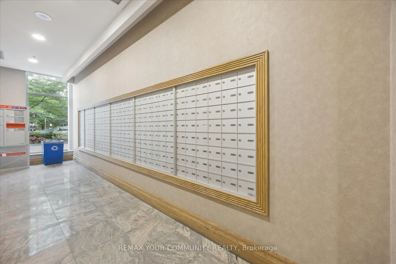 5500 Yonge Street #209