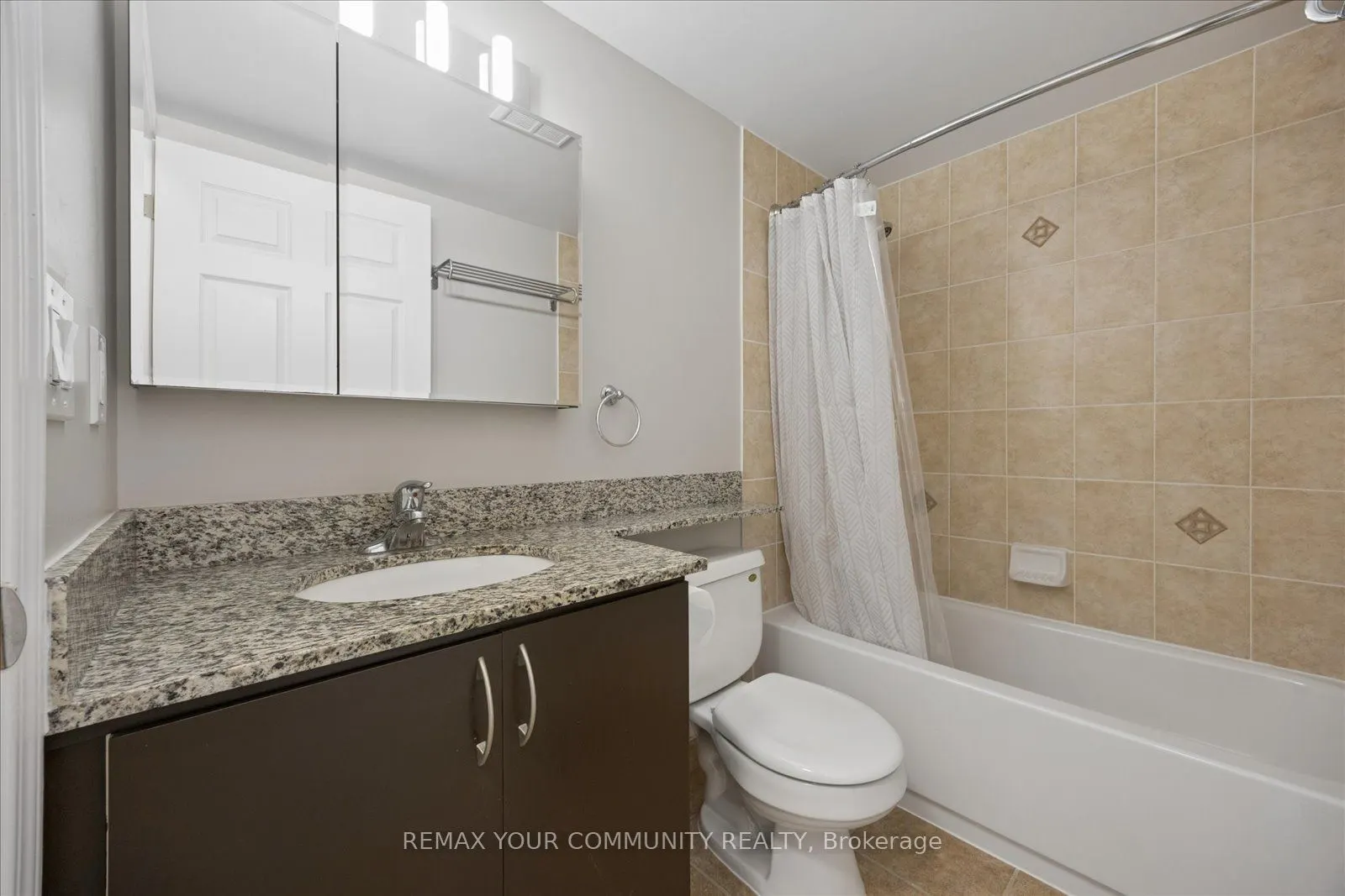 5500 Yonge Street #209