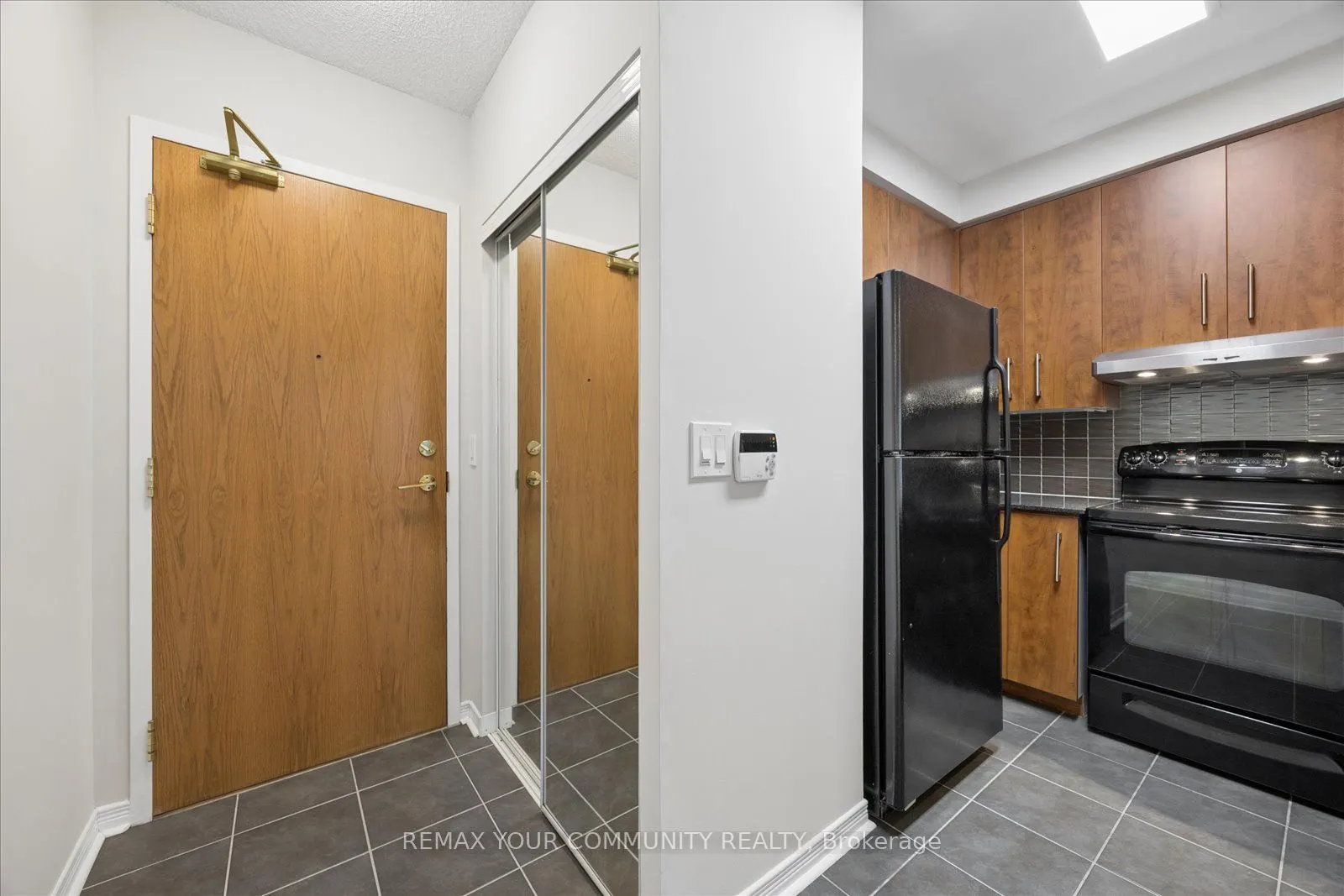 5500 Yonge Street #209